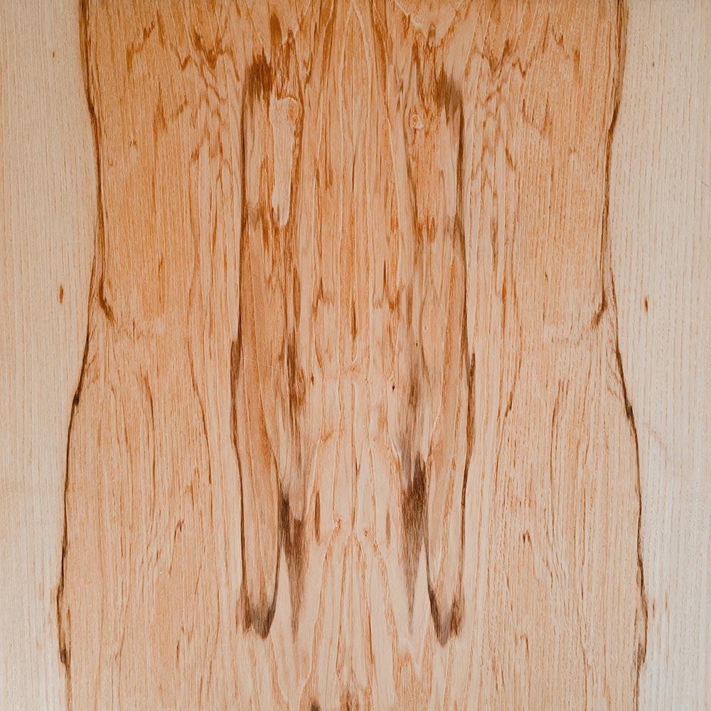 Bæredygtige møbler. Detalje fra Jalousi Kuben. Finer af brunkerneask.